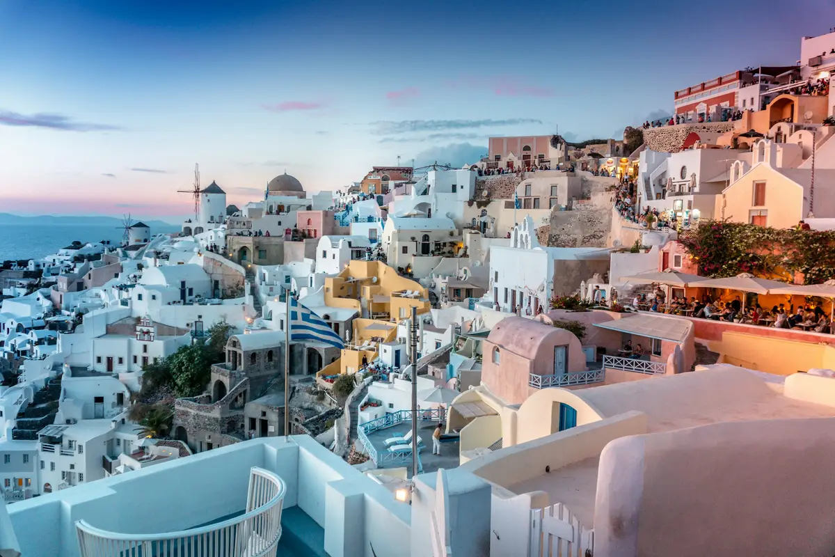 Vista de Oia ao entardecer em Santorini